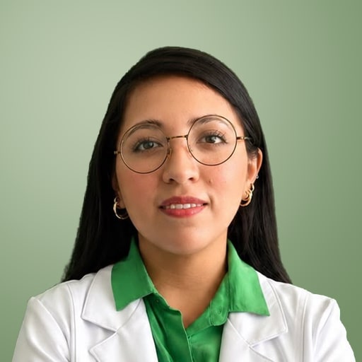 Retrato de Dra. Karla Cifuentes, Medicina Física y Rehabilitación en Avanza Medical